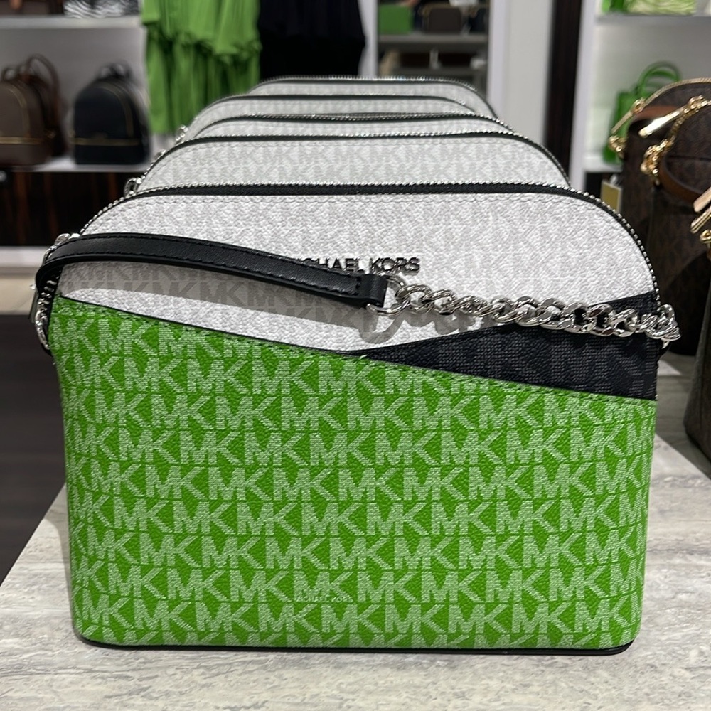 Michael Kors Jet Set Travel Color-Block Signature Logo Crossbody
Jangle Green
